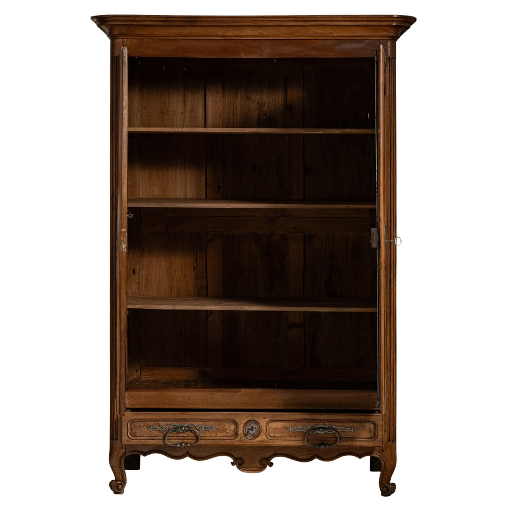 Armoire en noyer de style néo-Renaissance française, Circa 1840