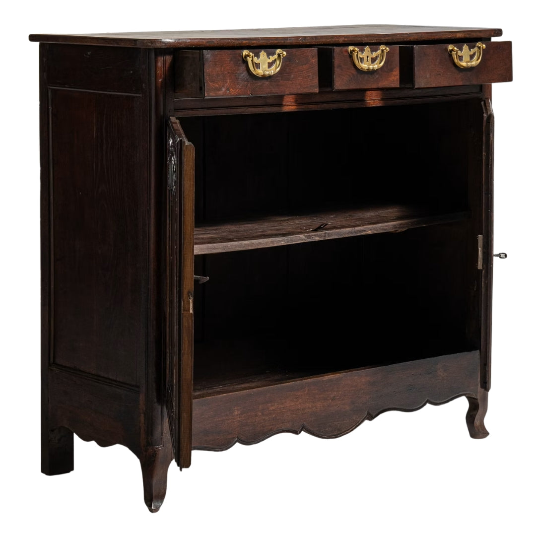 Buffet vitrine ancien en noyer datant des années 1800