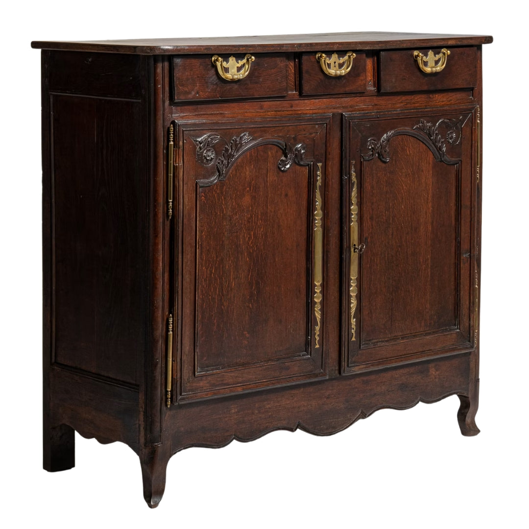 Buffet vitrine ancien en noyer datant des années 1800