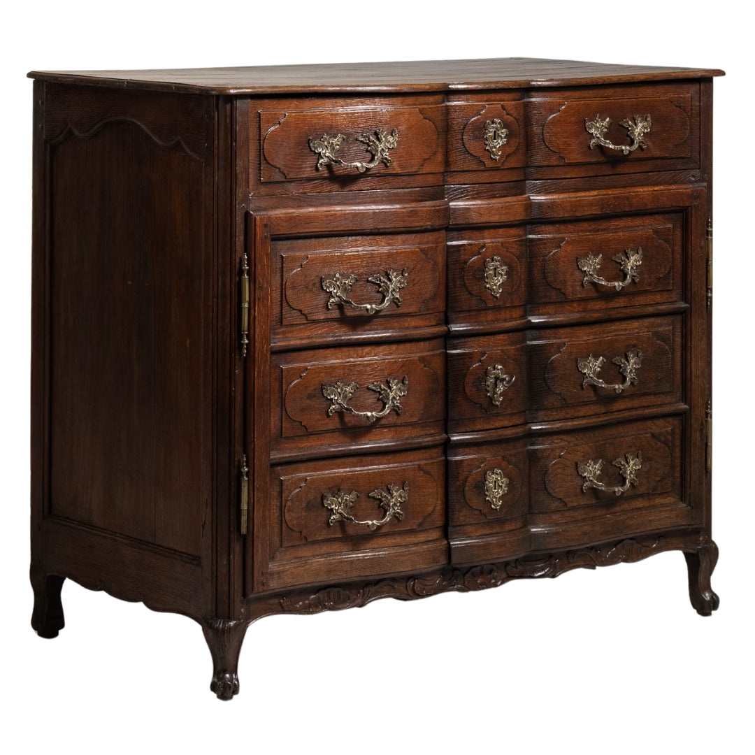 Commode sauteuse en noyer de style provençal, Château Provence, vers 1800