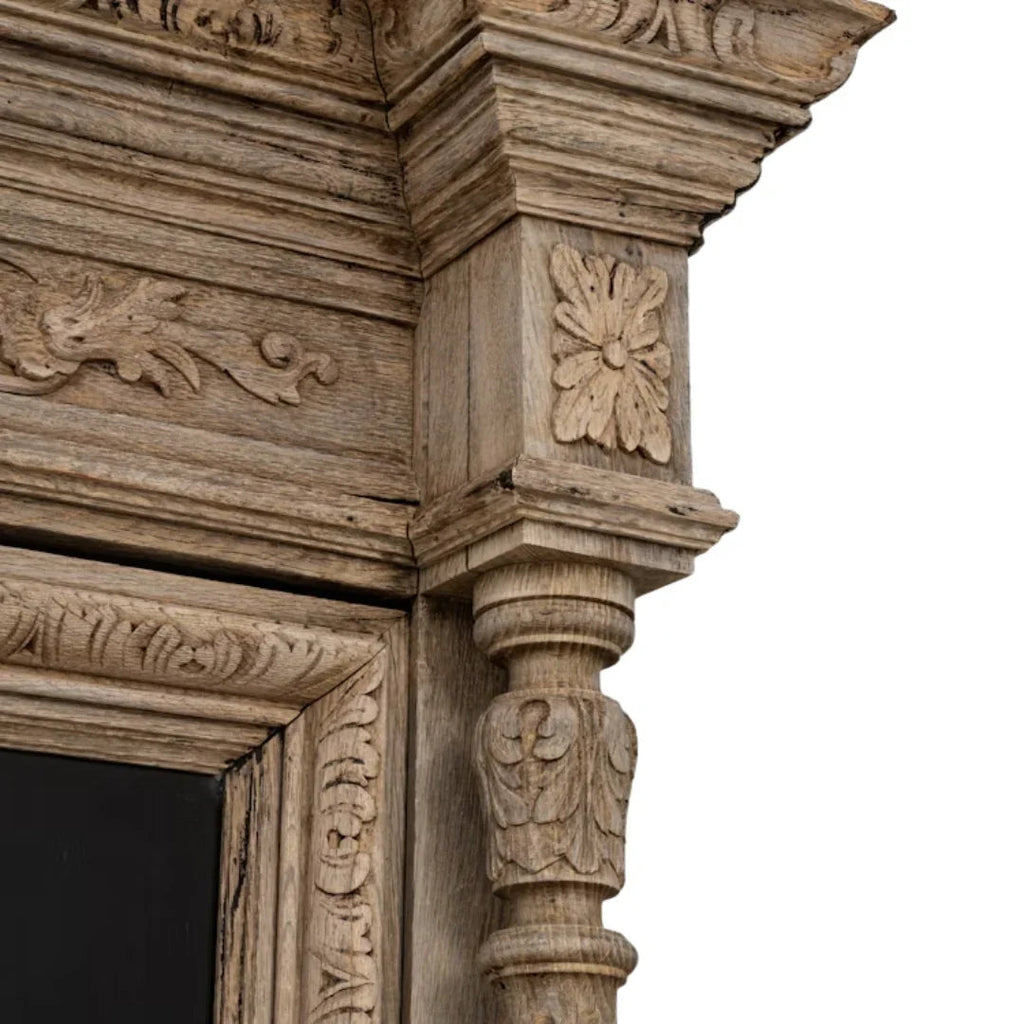 Cabinet belge sculpté du XIXe siècle avec verre, vers 1880