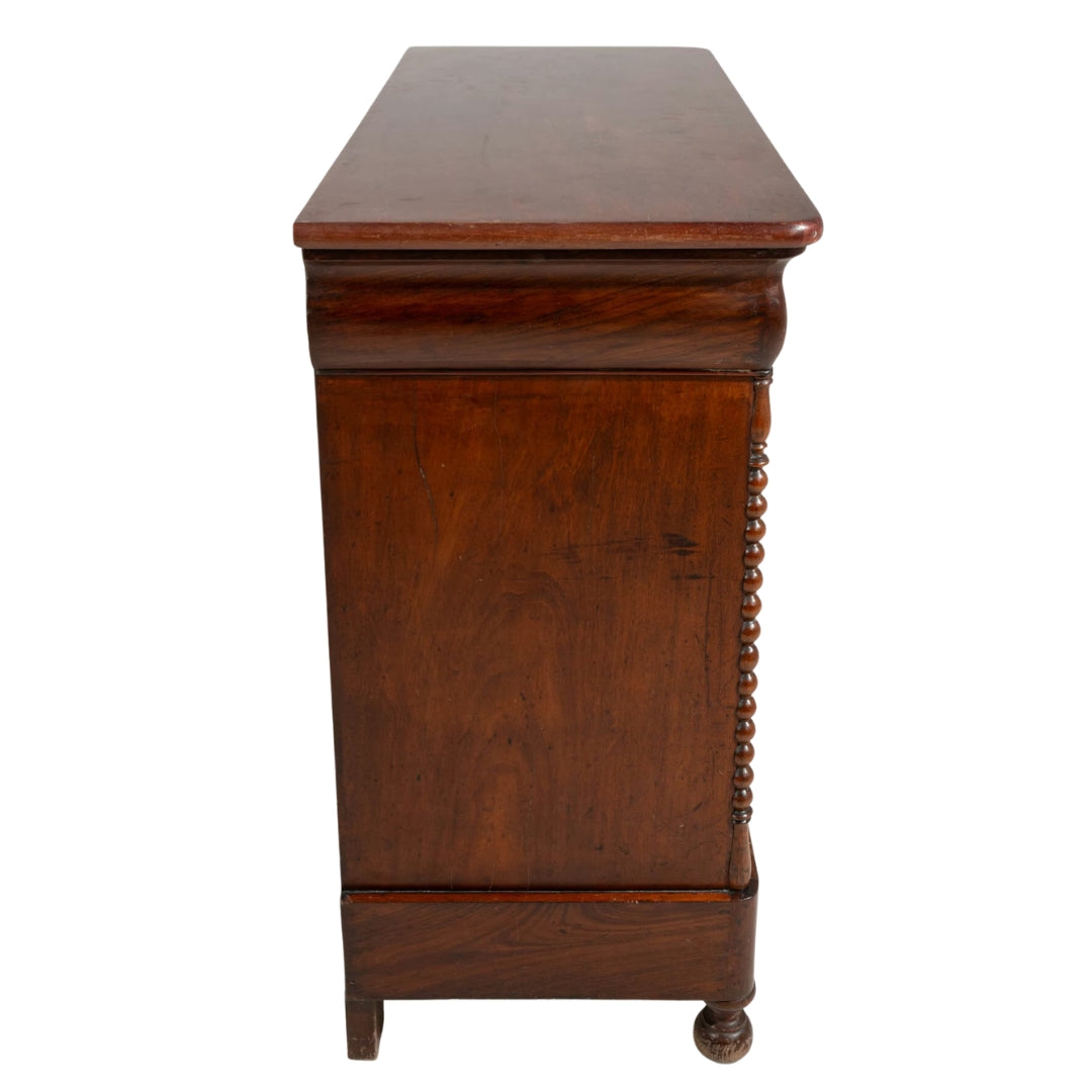 Commode française en noyer, circa 1870