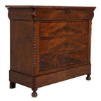 Commode française en noyer, circa 1870