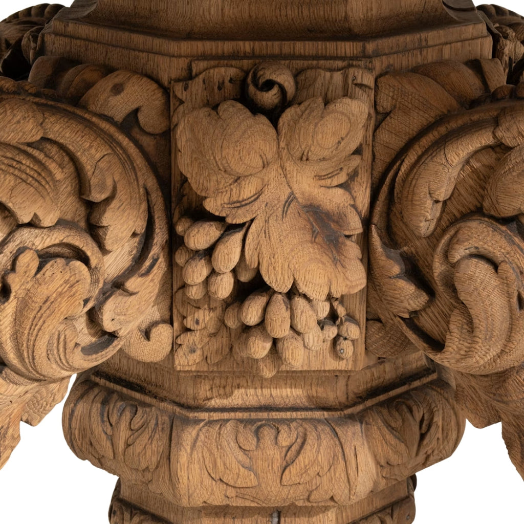 Grande table de salle à manger piédestal en chêne sculpté du Château, vers 1880