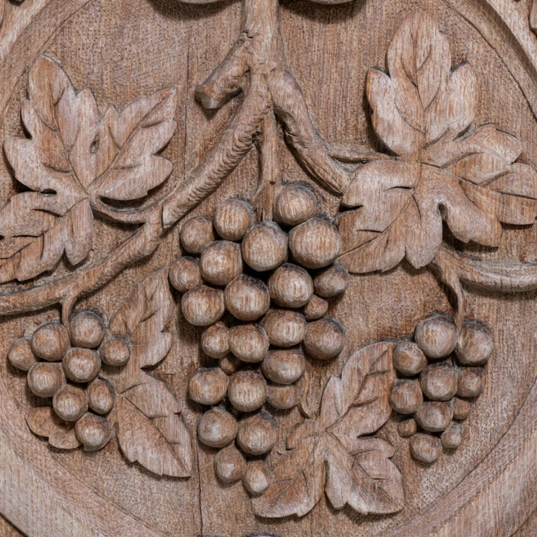 Buffet en chêne finement sculpté de vignes du manoir, vers 1860