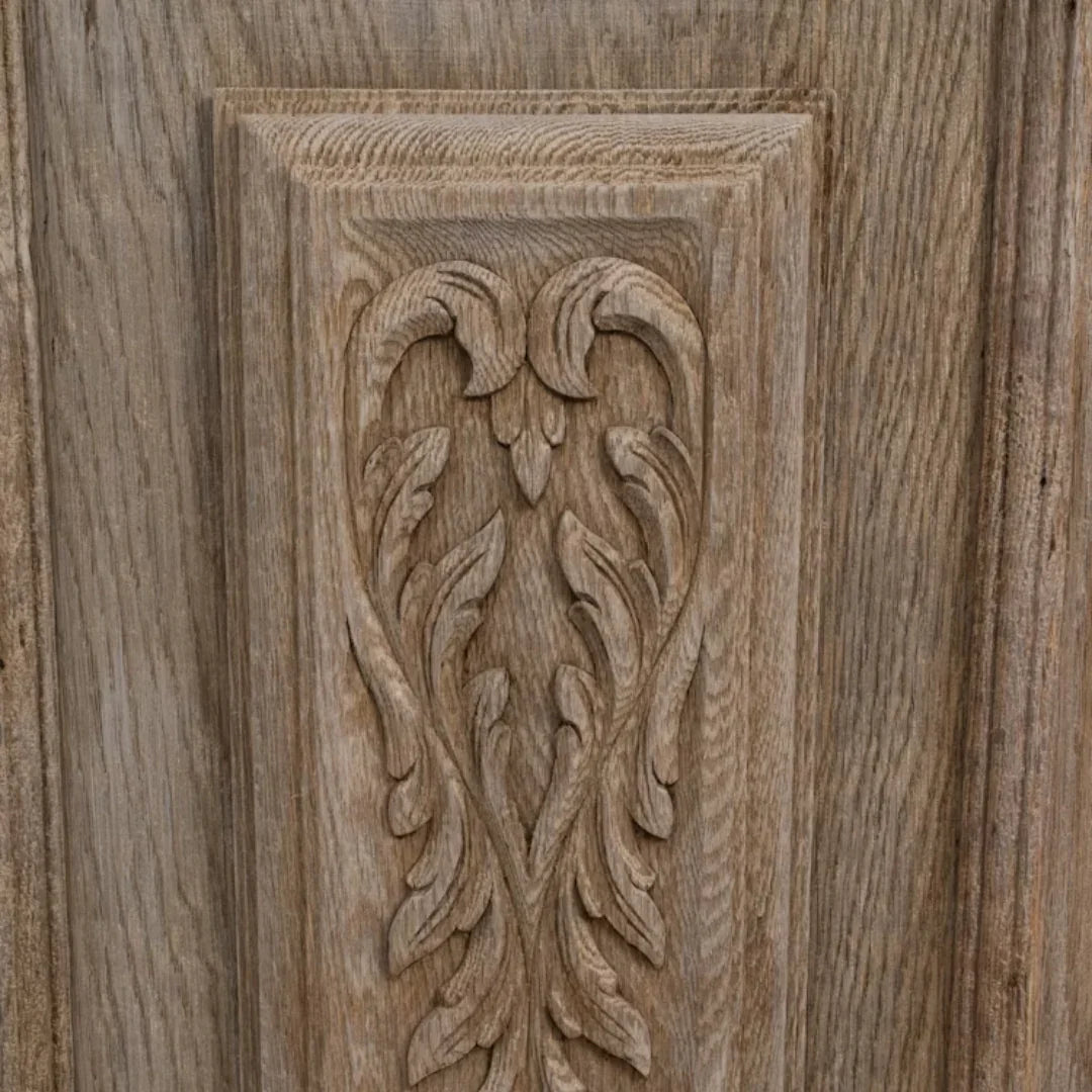 Meuble d'appoint en bois sculpté orné, Circa 1900