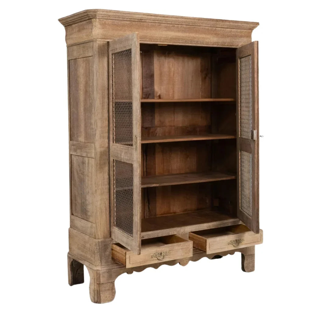 Meuble rustique en bois à porte grillagée, vers 1880