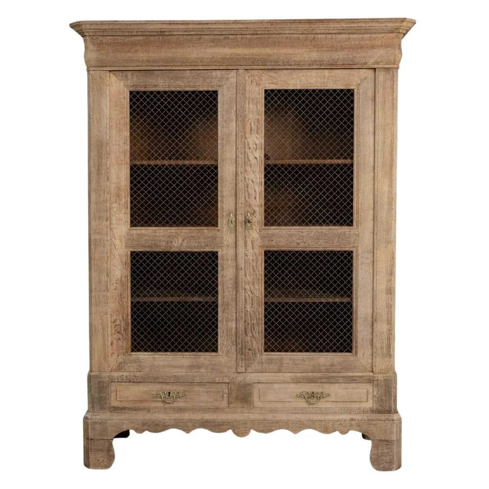 Meuble rustique en bois à porte grillagée, vers 1880